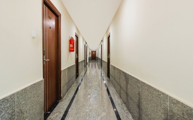 OYO 8941 Hotel Golden Leaves