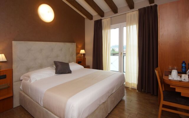 Hotel Clarin 14 by Dori