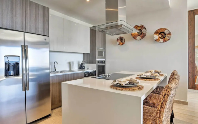 Luxe Cabo Condo w/ Ocean Views + Amenities!