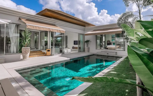 Modern 3BR Villa with Private Pool & BBQ