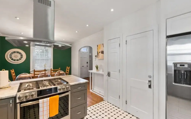 Massive 5BR Historic CozySuites House