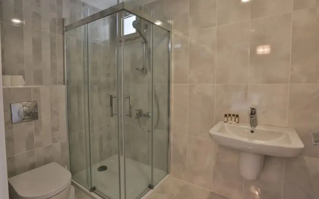 Royal Comfort Suites