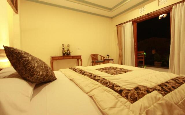 Loris Homestay