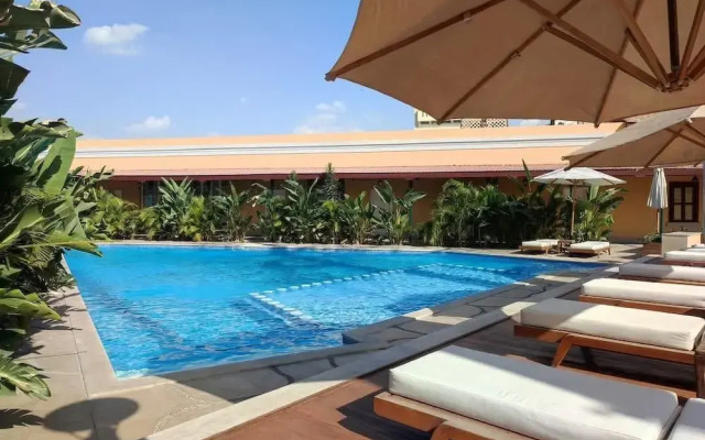 Maison Maxim De Lesseps