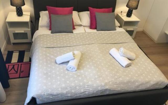 Downtown Luxury Apartment