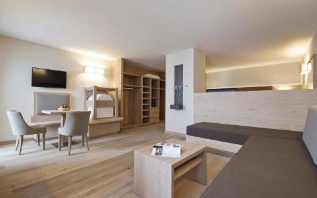 Design And Suite Hotel Ciarnadoi