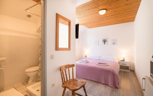 Apartments Karacic