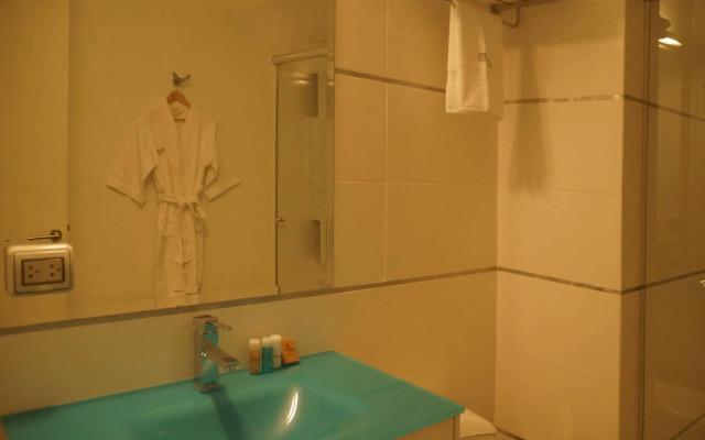 Petit Palace Apart Hotel Suites