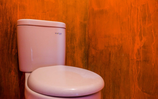 RedDoorz @ Guci Tegal