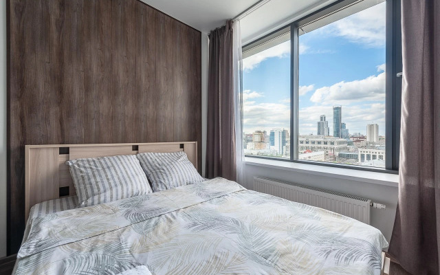 AHause на Малышева 42а