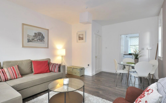 367 Richmond Place Apartment