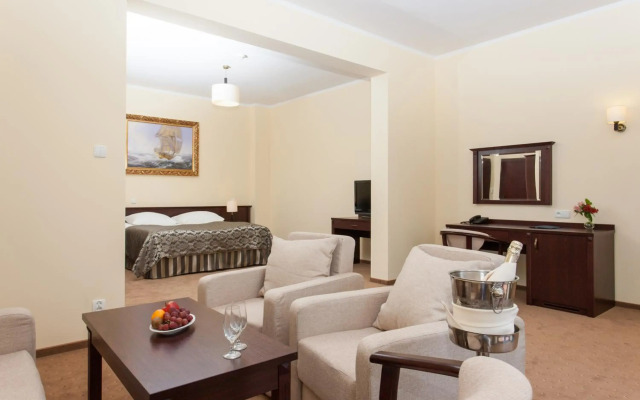 Hotel Robert's Port