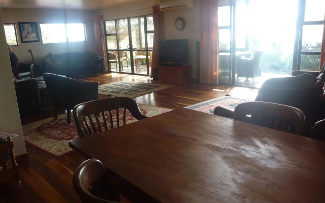 Pohutukawa Coast Bed & Breakfast
