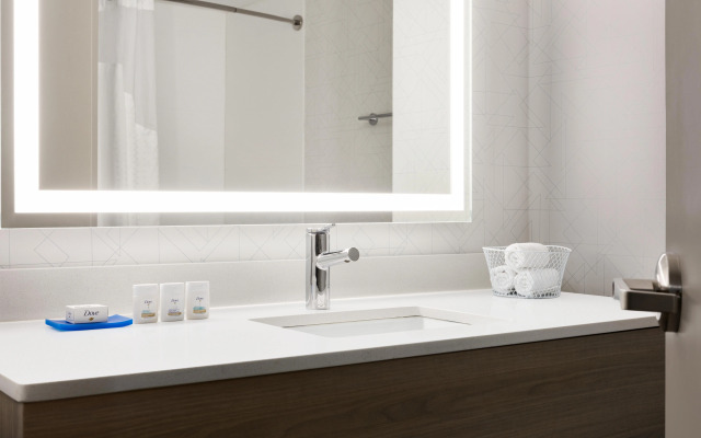 Holiday Inn Express & Suites Greenville - Downtown by IHG