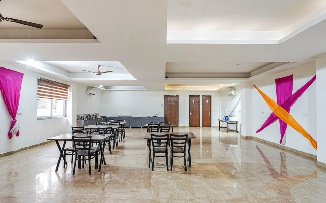 Fabhotel Grace Inn