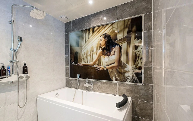 Theban Hotel