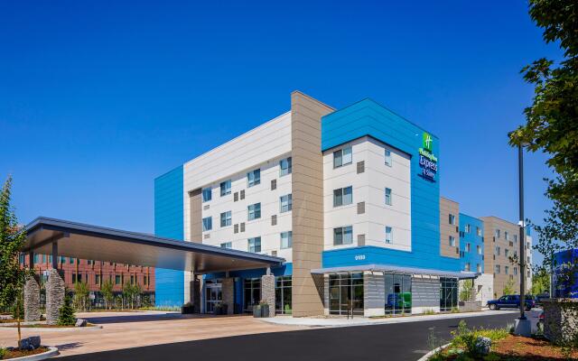 Holiday Inn Express & Suites Portland Airport - Cascade Stn, an IHG Hotel