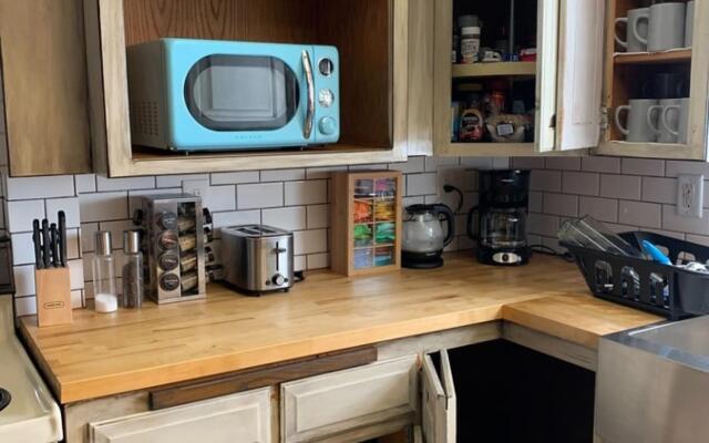 Cute Cozy and Cheerful 3 Bedroom House