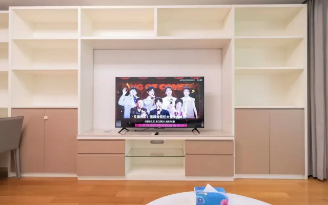 Tyms Stylish 1BR 1BA Apt Xujiahui Center