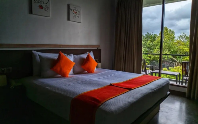 Chari Lake Hotel