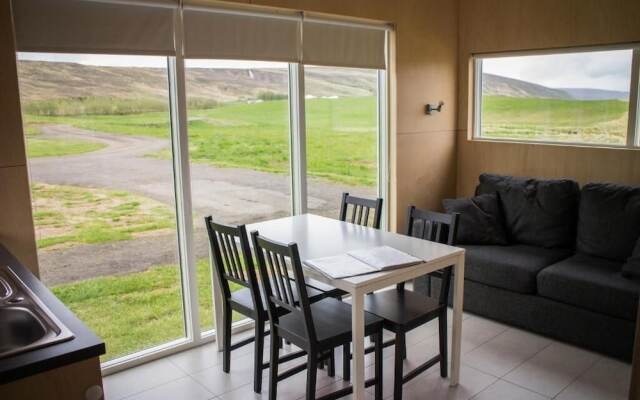 Einishus Cottages