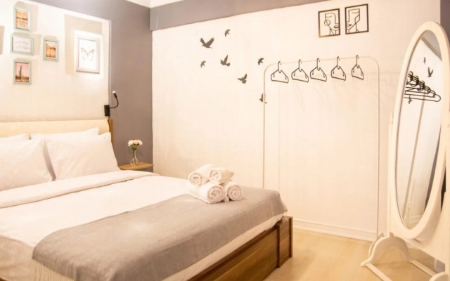 Flat Near Coast With Shared Terrace in Karsiyaka