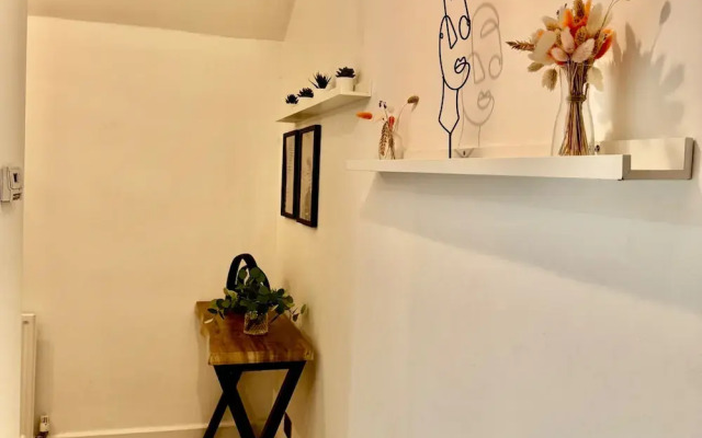 Stylish 1 bed Apartment - Sleeps 4 & Free Parking