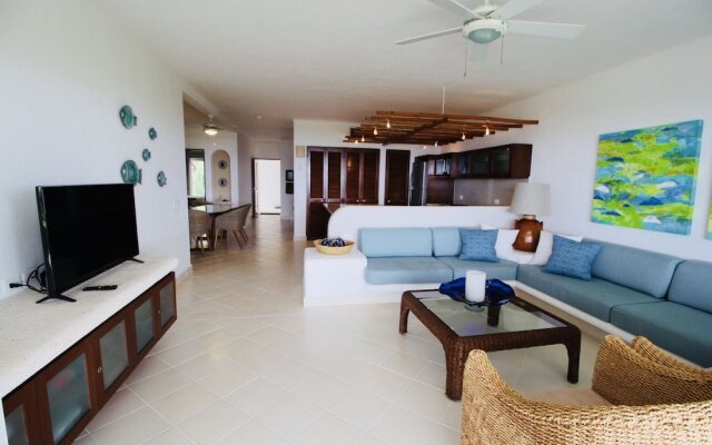 Las Villas Akumal  2B-15 by SkyRun