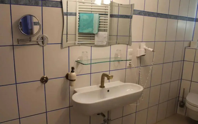 Kreuzerhof Hotel Garni