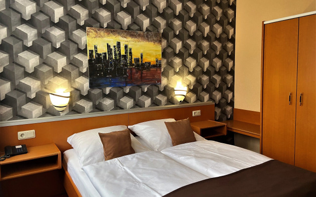 Hotel Stadt Hamburg am Fluss Saarbrücken