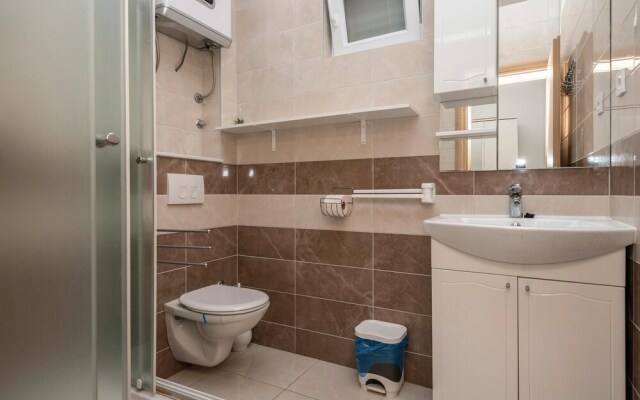 Nice Apartment in Makarska With 1 Bedrooms and Wifi