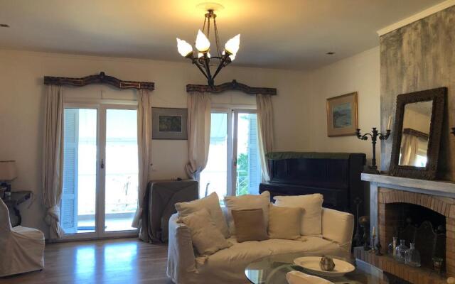 Classy lux apt w/ sea view, garden, parking