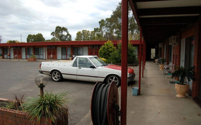 Baronga Motor Inn