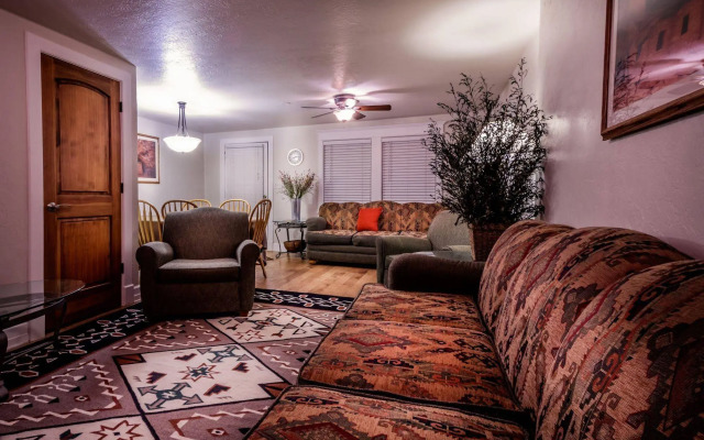 Stone Lizard Lodging