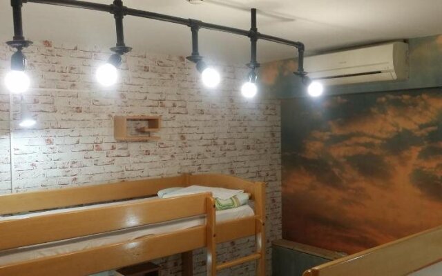 Envoy Hostel & Tours