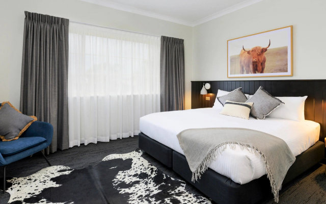 Parklands Resort Mudgee – Guest Rooms – Putta Bucca