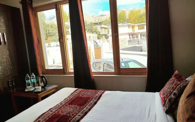 Munna Palace
