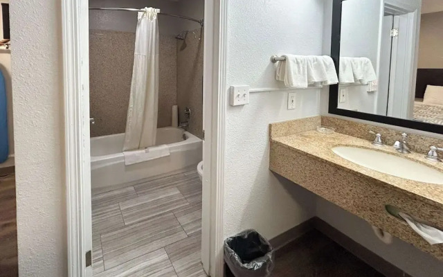 Studio 6 Suites Vancouver, Wa - Waterfront