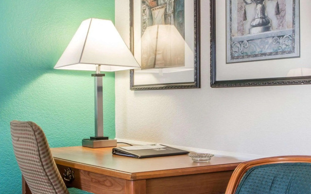 Quality Inn Tulsa Central