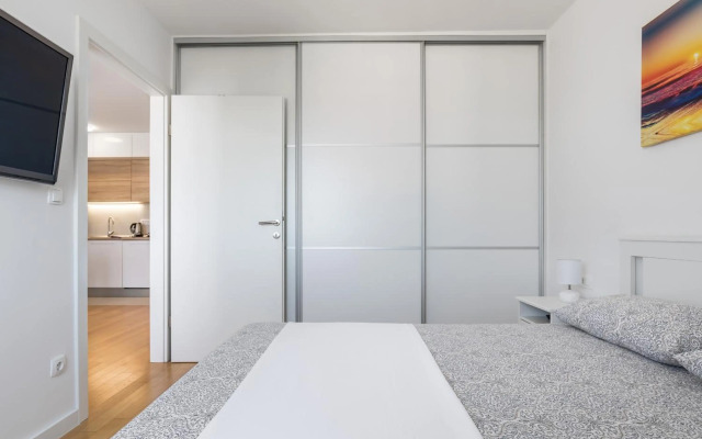 Apartment Diva, a nice condo with free parking