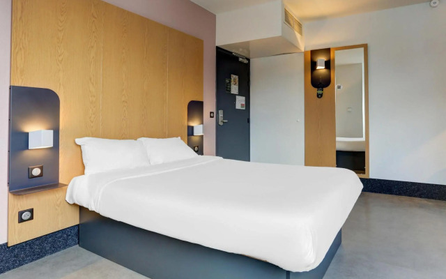 B&B HOTEL Reims Centre Gare