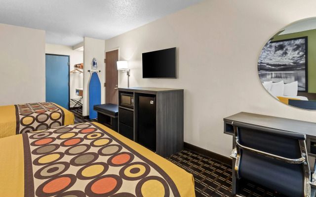 Super 8 by Wyndham Watertown WI