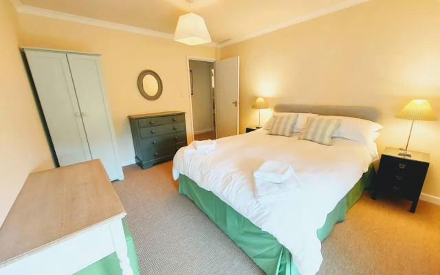 Coastal 4-bed Barn Between Salcombe & Hope Cove