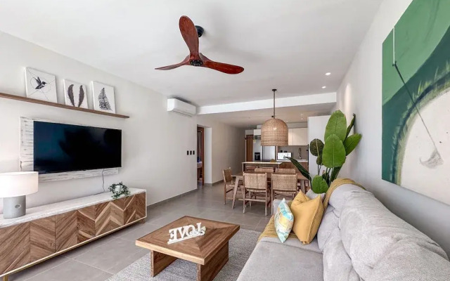 Spectacular Golf Front 3BR Apartment!