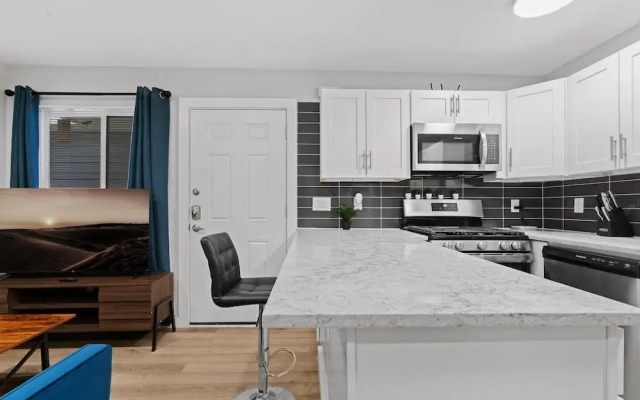 Stylish Studio Downtown Evonify