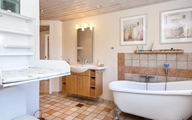 8 Person Holiday Home in Grenaa