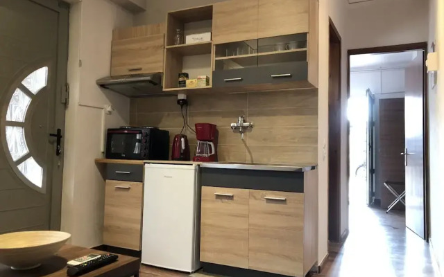 Lemon Tree Suites Near ATH Airport