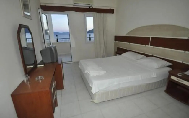 Ado Beach Hotel