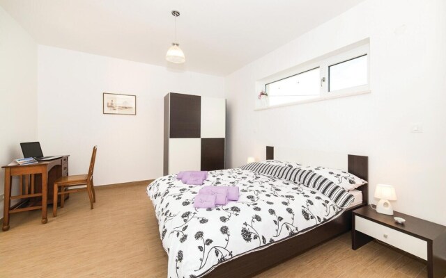 Stunning Home in Kastel Stafilic With Wifi and 3 Bedrooms