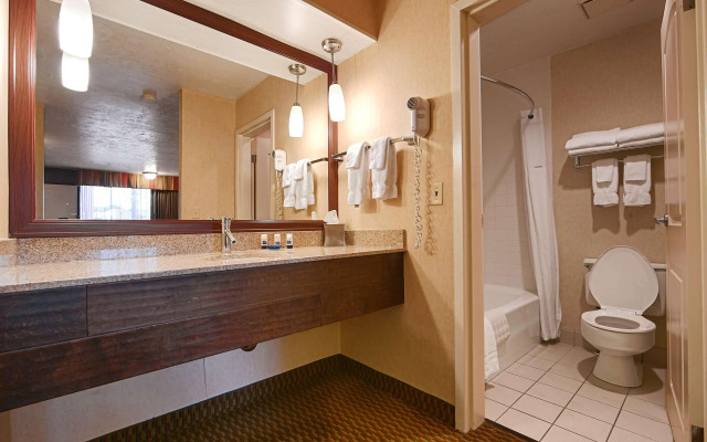 Best Western Plus Weston Inn